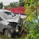 Laka Tunggal, Mobil Suzuki Ertiga Hantam Pohon Dan Plang Badan Lingkungan Hidup