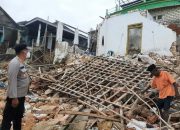 Cuaca Buruk, 5 Rumah di Pesisir Pantai Desa Ambunten Timur Rusak Parah Diterjang Ombak