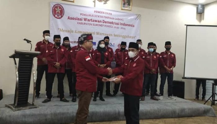 Ketua Umum Jawa Timur Kukuhkan Pengurus DPC AWDI Sumenep Periode 2021-2026