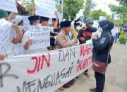 Demonstrasi Jilid II Soal Pilkades Matanair, Ribuan Masyarakat Rubaru Kembali Kepung Kantor Bupati Sumenep