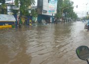 Diguyur Hujan Dengan Intensitas Tinggi, Sejumlah Ruas Jalan di Kota Sumenep Lumpuh