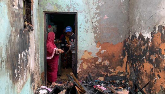 Kompor Gas Meledak, Sebuah Rumah di Desa Kalimook Terbakar