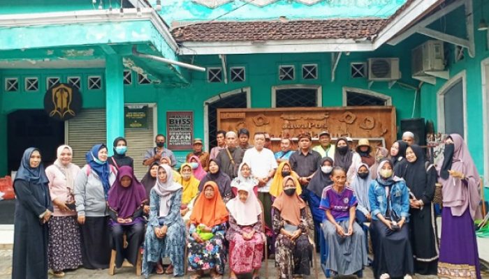 Jelang Bulan Suci Ramadhan 1443 H, Khirata Foundation Sumenep Gelar Kegiatan Sosial Bagi-Bagi Sembako