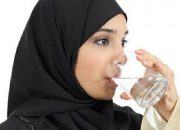 Ini Tips Minum Air Putih Agar Tidak Haus Saat Berpuasa