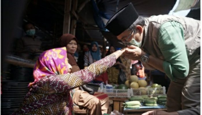 Jelang Lebaran, Bupati Pamekasan Pastikan Harga Sembilan Bahan Pokok Stabil