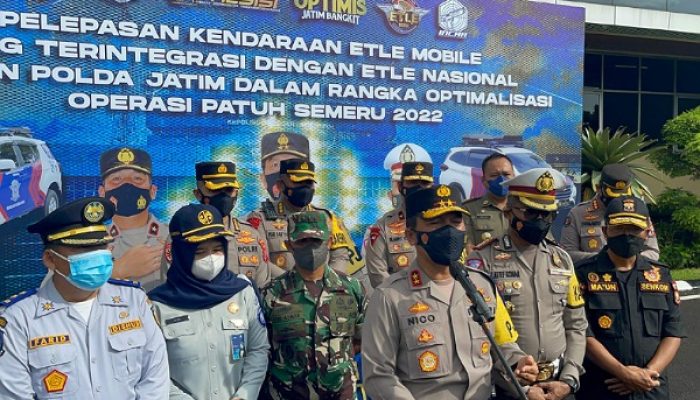 Operasi Patuh Semeru 2022, Kapolda Jatim Lepas 52 Kendaraan ETLE Mobile