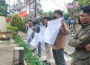 Dinilai Tak Serius Memberantas Peredaran Rokok Ilegal, Gerpas Kepung Kantor Pemkab Sumenep, Ini Tuntutannya