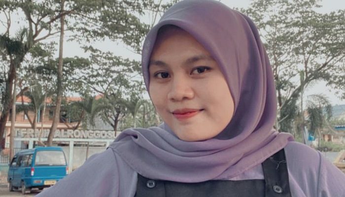 AKTIVIS DI MATA MASYARAKAT