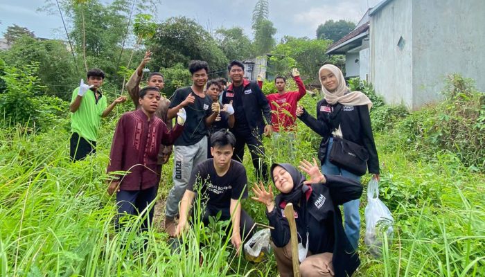 PMM Universitas Muhammadiyah Malang, Kelompok 75 Lakukan Kegiatan Reboisasi di Pondok Yatim Salman