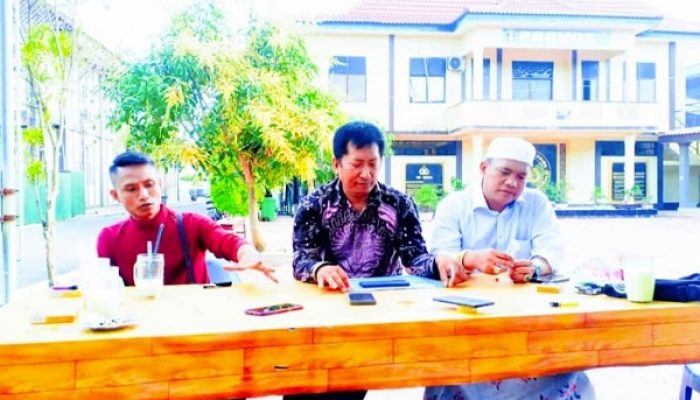 Polemik Penolakan Penggarapan Tambak Garam di Gersik Putih Bergulir Ke Ranah Hukum, Kelompok Penolak Diperiksa Polisi