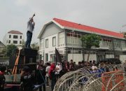 Buntut Penangkapan 7 Aktivis Jaka Jatim, Markas Polrestabes Surabaya Diluruk Aliansi LSM Jawa Timur