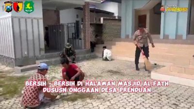 Bulan Bakti TNI-POLRI, Polsek Prenduan Bersih-Bersih Di Masjid AL-FATH