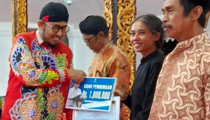 Seniman dan Budayawan Lokal Dapat Penghargaan Dari Bupati Sumenep